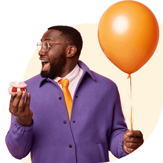 Man is blij met het ballon versturen door deBloemist.nl.